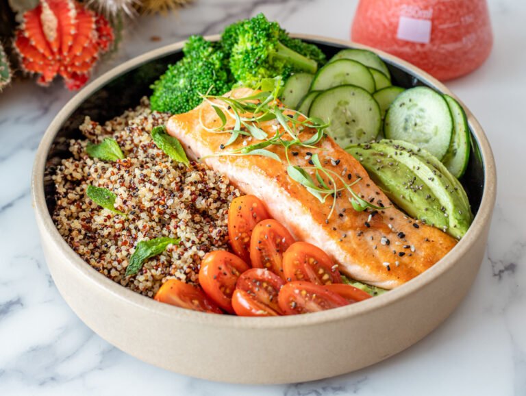 Baked Salmon with Broccoli and Quinoa