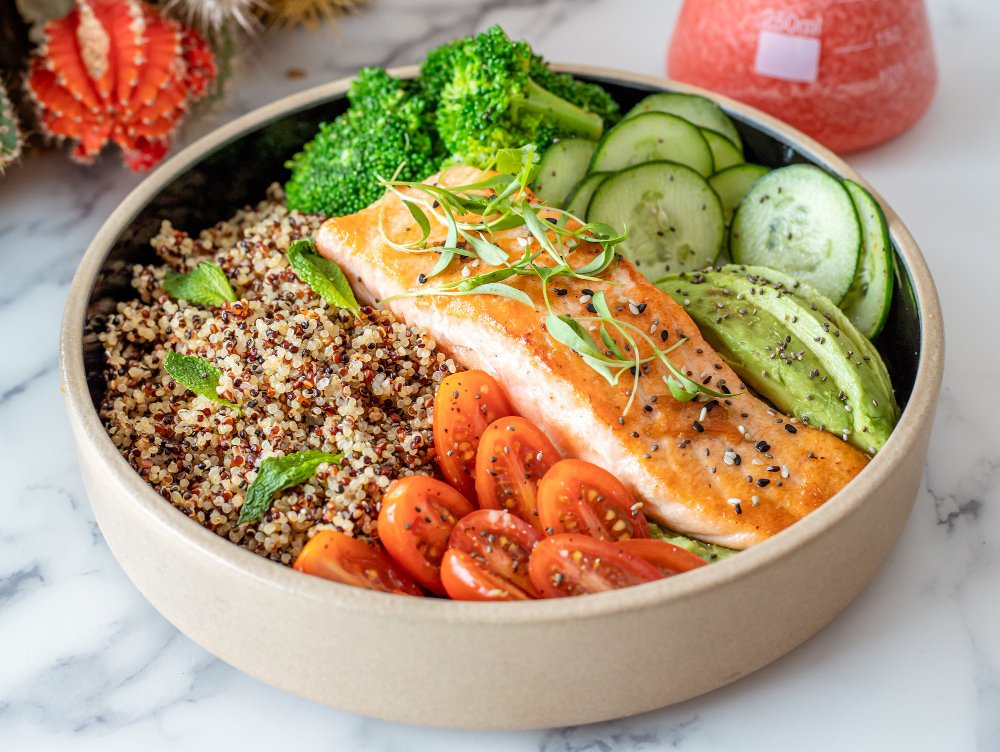 Baked Salmon with Broccoli and Quinoa
